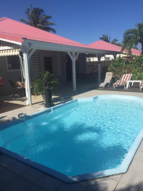 Villa de charme avec piscine residence securisee